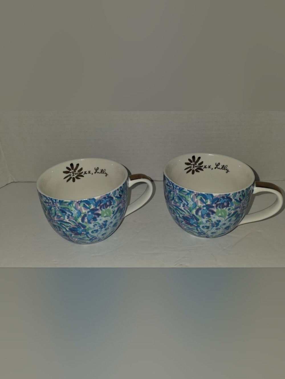 Lilly Pulitzer Ceramic Coffee Mugs Beautiful 16oz Blue Floral & Gold Unused